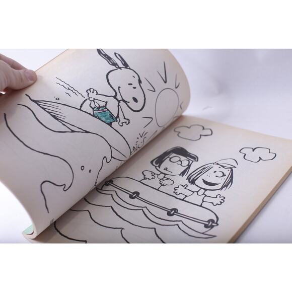 Uncolored Snoopy and Friends, Deluxe Color/Activity Book, 1988 Golden, - Picture 4 of 7